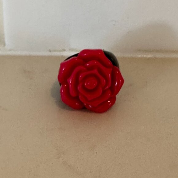 Cute Y2K Chunky Pink Plastic Floral Rose Ring with Black Band - Picture 2 of 4